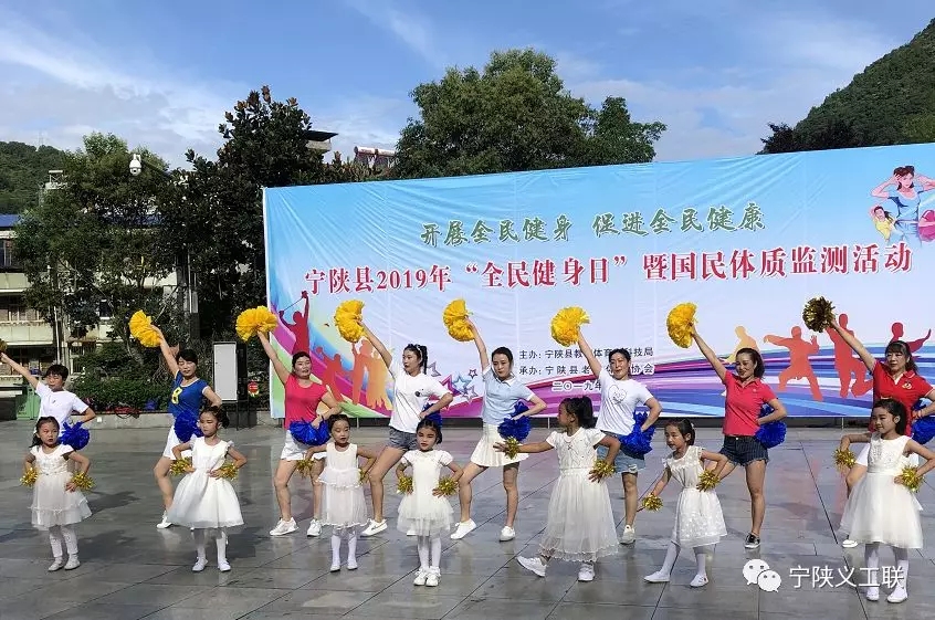 江蘇省鑄造協會與江蘇省石化裝備行業協會共同主辦“大山里的校園藝術”暑期興趣班匯報演出