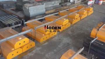 板錘在破碎機械設備中不可或缺