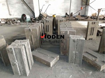 面對板錘問題鑄造廠家應該怎么解決？